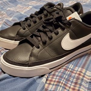 WMNS Nike Court Legacy Shoes